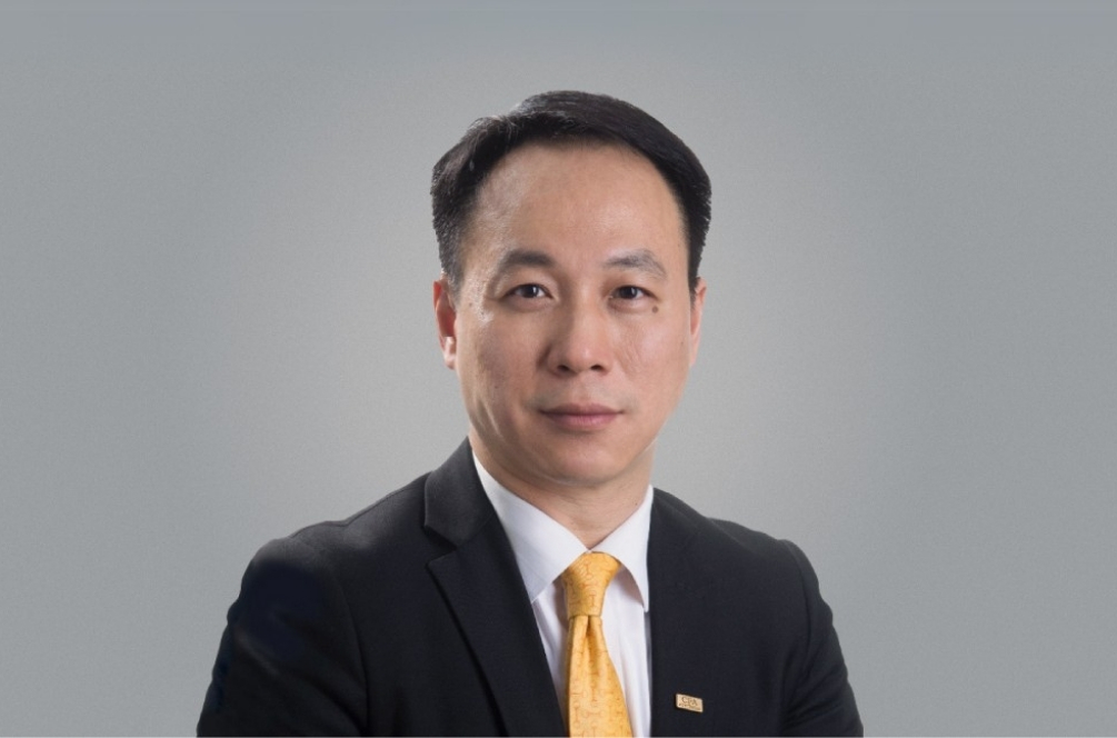 Mr Roy Lo